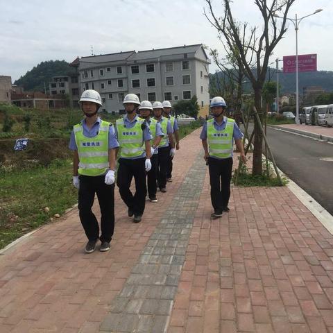 凝心聚力 克难攻坚