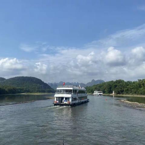 桂林第三日—阳朔，遇龙河，银子岩