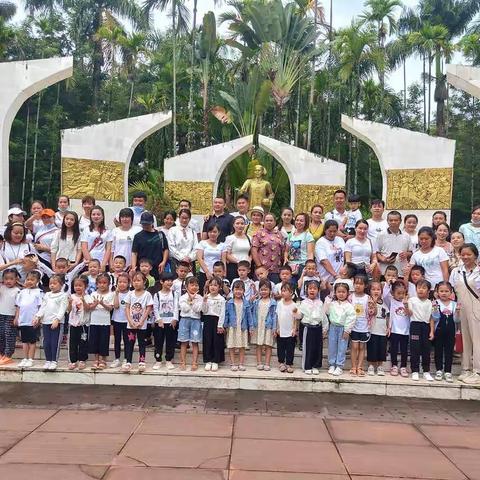 蓝天艺术幼儿园中二班亲子踏青活动(第七周)