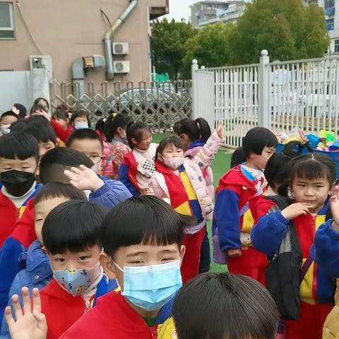 大2班宝贝🚶‍♂️🚶‍♀️走进春晖小学