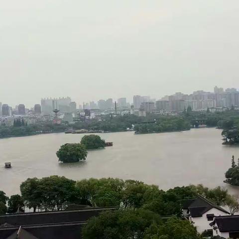 烟雨南湖