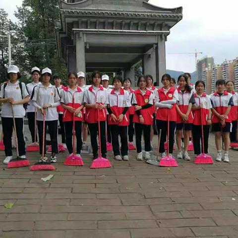 阳山中学河边保洁志愿者活动