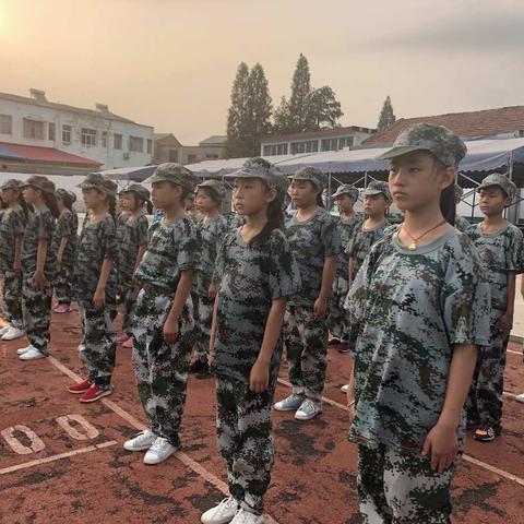 随县草店镇中心小学2019年秋季军训活动纪实（第三天）