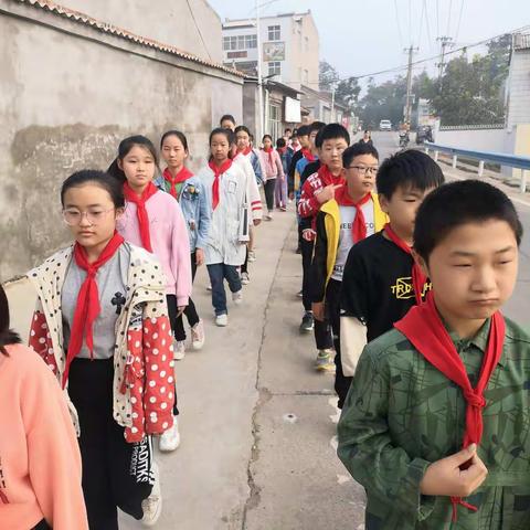 脉脉书香，伴我前行——城关镇寨沟小学少先队走进孟津城市书房活动