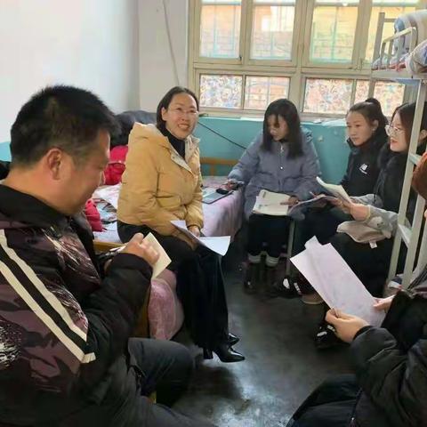 集思广益研策略，教学规范促提升——坡底小学期中考试教研活动