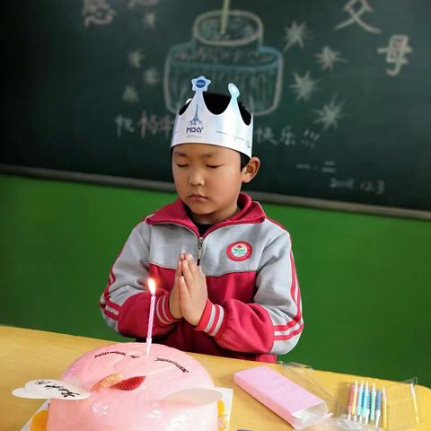 祝杨泽宇同学生日快乐