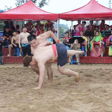 2023년6월22일  연길시 민속원에서 단오절축하하여 씨름경기 진행하였습니다