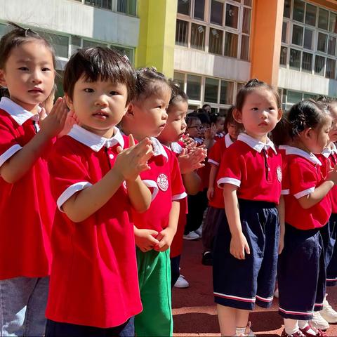 立德树人、爱心育童——武幼师德建设月启动仪式暨庄严宣誓活动。