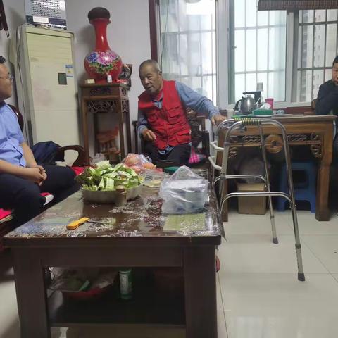 脚步量碑林  方寸见民心---------祭台社区上门为老人提供立遗嘱服务