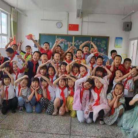 🎈🎈童趣六一       快乐六一🎈🎈——二（4）班劳动技能展示庆六一活动