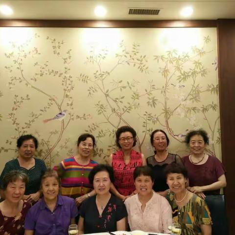 十姐妹相聚于故乡哈尔滨2017年8月9日