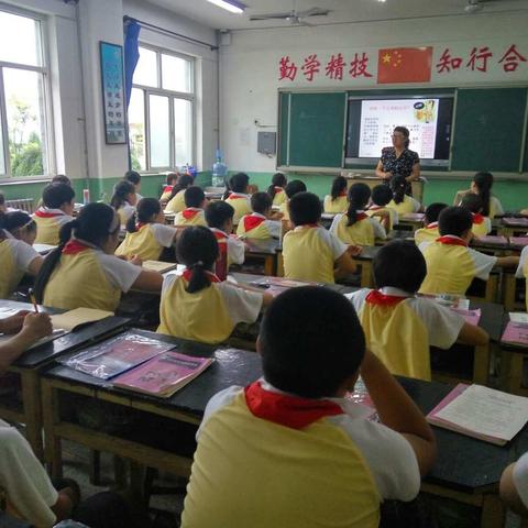 西王舍学校四年级学生参加青少年法治教育培训