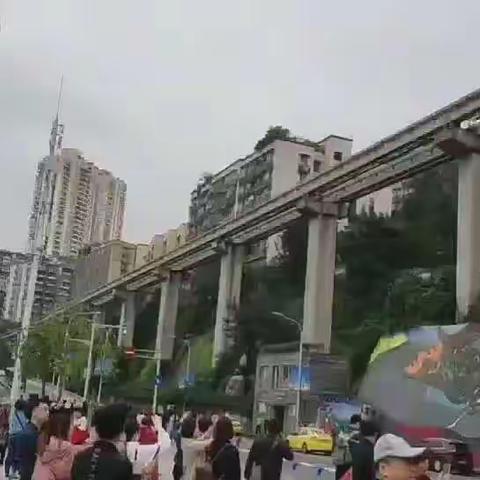 今日重庆高架铁路～拍摄：九年资深外观造型设计师随拍～联系邮箱：wangshuai570818@163.com