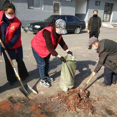 铁北社区抓好疫情防控期间卫生清理工作