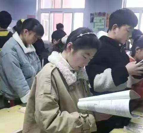 园丁遍栽桃李树      学子尽做栋梁材  七二班一周生活纪实