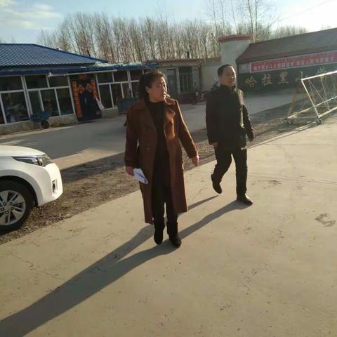 哈拉黑小学对校外“小饭桌”进行安全检查