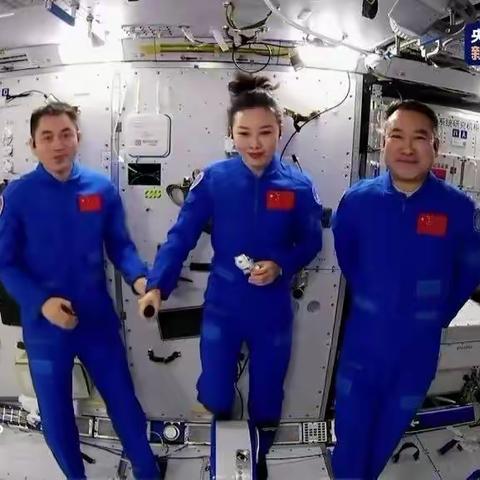 “天宫课堂，逐梦苍穹”——榆树市刘家镇中学校师生齐听讲
