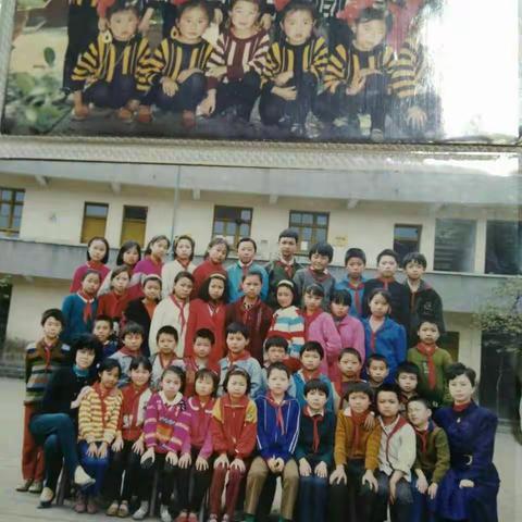 相识于1988、分别在1994、再聚于2018，期待六（2）班大团圆。