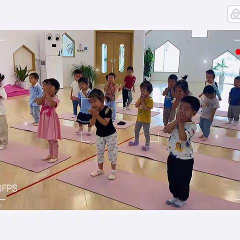 蓝天国际幼儿园双语小班一周生活分享（9.19-9.23）