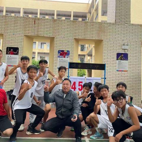 高桥中学校篮球队刻苦训练 ———终获双赢