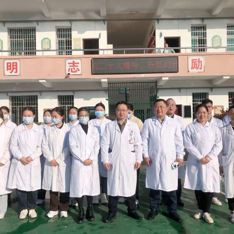 精心守护学生健康，湘潭市第一人民医院组织医护力量开展健康体检进校园工作