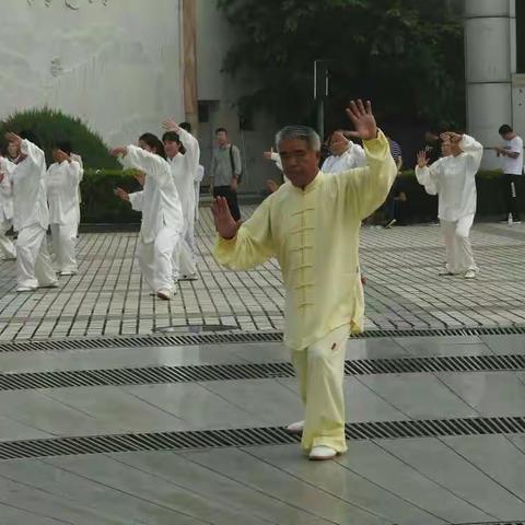 全民健身日宽城武术协会组织武术展演