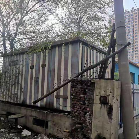 向阳区政府党组成员孙永发深入红旗教育集团推进落实校园安全隐患整改工作