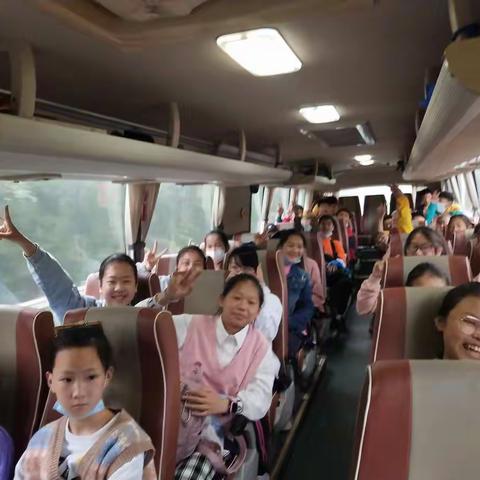 万盛鱼田堡小学赴“融创渝乐小镇”研学记