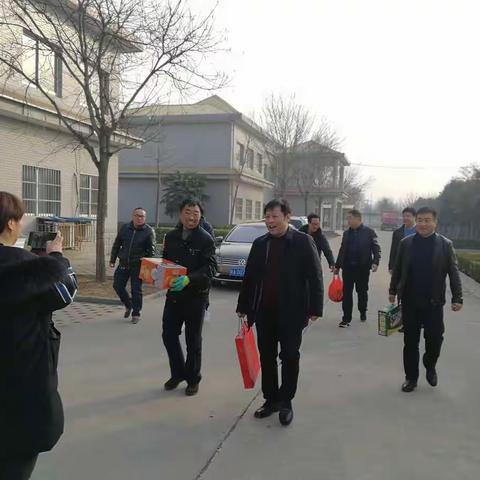 春节慰问送关怀  浓浓关爱暖人心—区建住局领导慰问一线工作人员