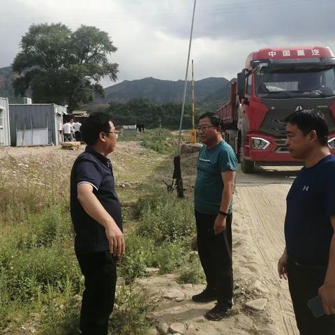 督导河道治理    为旅发增光添彩