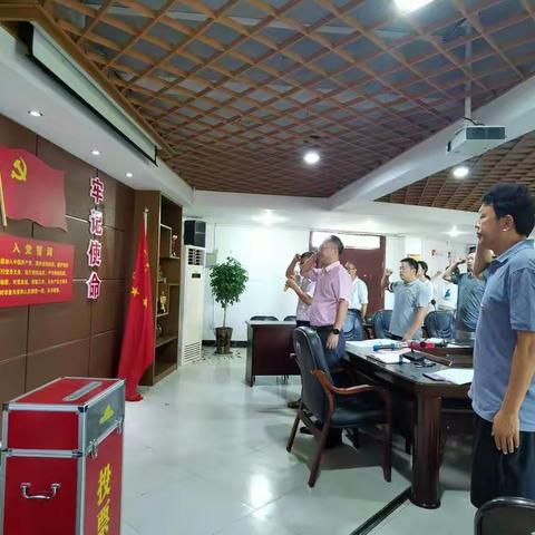 庆国庆 办实事 颂党恩