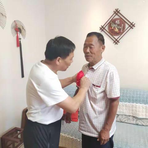 学党史、践初心，我为群众办实事之七一建党节慰问老党员