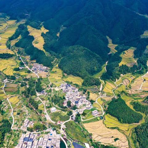 藏在深山里的美景，黑山梯田 #广东省清远市#连山壮族瑶族自冶县黑山村# 原生态乡村风光画卷 2022年9月22日