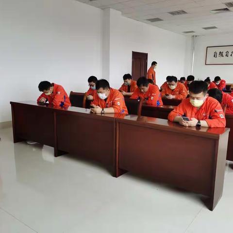 天弘公司实验室应用手机在线考试系统开展月度理论考试