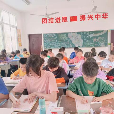 “喜迎二十大·翰墨书香满校园”——谢场小学硬笔书法比赛