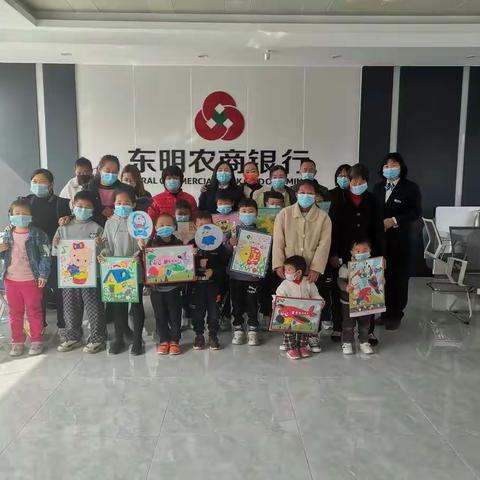 张寨支行开展我为农商添色彩主题绘画活动