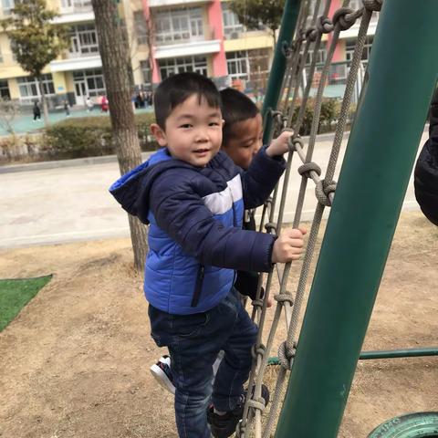 【碑幼中一班孙老师】攀爬乐趣多