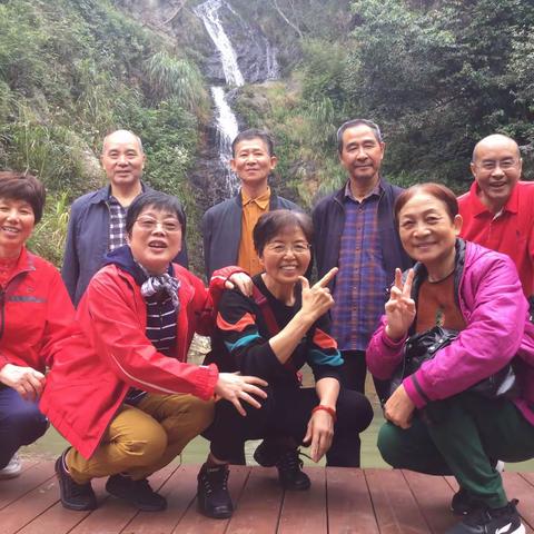 我们家后山的小溪水          2021.10.31