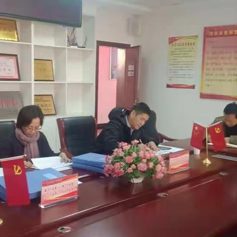 筑坚强堡垒    树先锋形象