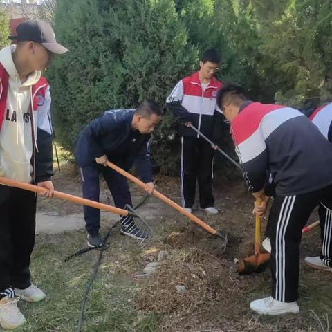 深挖校本课程资源 体验劳动之美 —灵武市第一中学劳动实践活动纪实