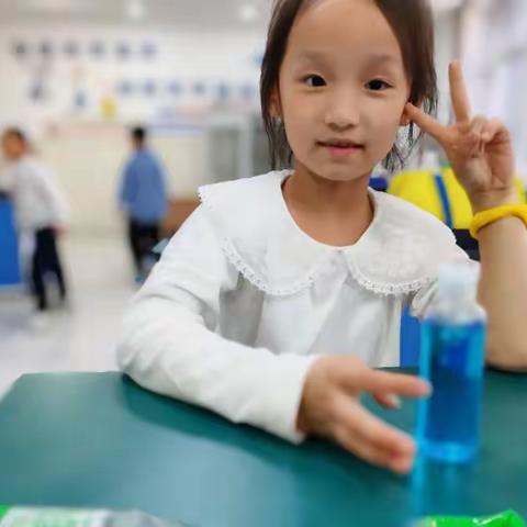 10.17少华街小学一年级鲨鱼公园STEM科学主题课程剪影