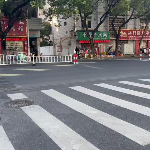 【安全提醒，家长必看！】光明路南路口送孩子要注意！