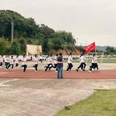 深入课堂细“把脉”，“订单”教研促提升——记长汀县第二届中学数学学科指导组到童坊中学开展“订单教研”