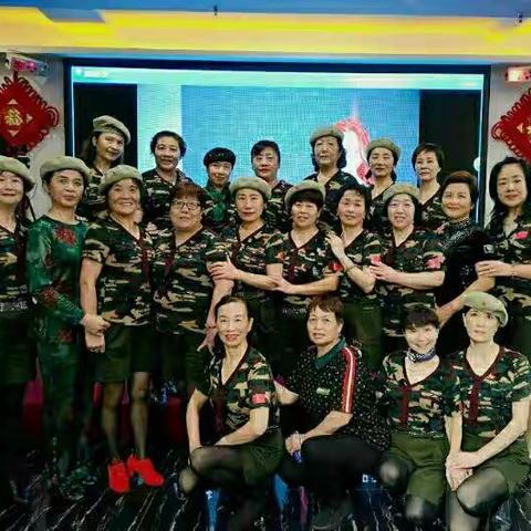 2020.上海叶塞尼亚团队一起拍的照片留念