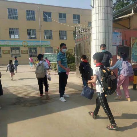 双八镇中心小学老师们的一天