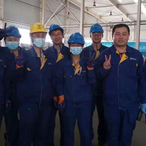 同心山成玉，协力土变金