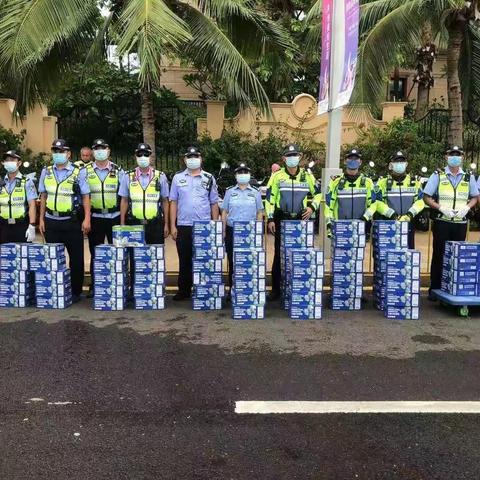 海口市总工会开展“送清凉”维权关爱活动 慰问2022年消博会执勤公安交警