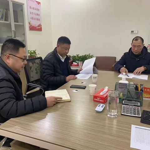 自我加压落实清收任务目标，强化督导严控不良贷款反弹