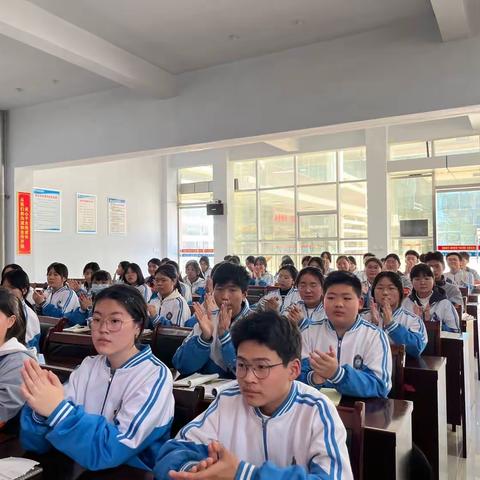 “学习宣传贯彻党的二十大精神”共青团许昌新区实验学校团委团建系列活动——读书分享会