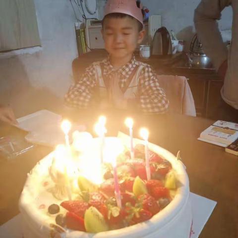 何金浩，生日快乐!(^O^)y